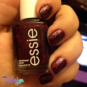 Essie 'Toggle to the Top' Manicure