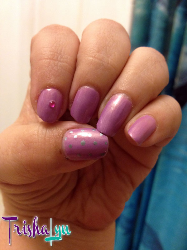 Radiant Orchid Manicure: Pantone Color of 2014